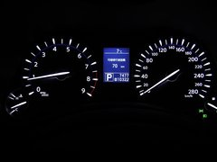 2011款 M25 2.5L 自动 豪华版