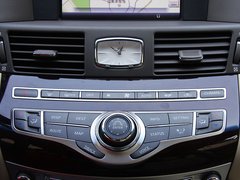 2011款 M25 2.5L 自动 豪华版