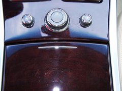 2011款 M25 2.5L 自动 豪华版