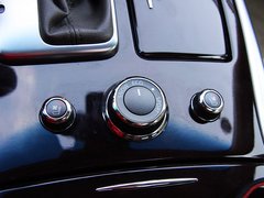 2011款 M25 2.5L 自动 豪华版