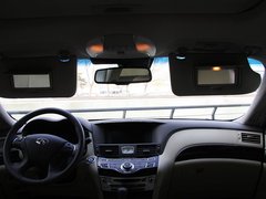 2011款 M25 2.5L 自动 豪华版
