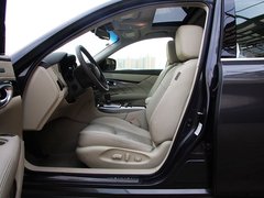 2011款 M25 2.5L 自动 豪华版