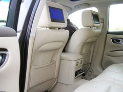 2011款 M25 2.5L 自动 豪华版