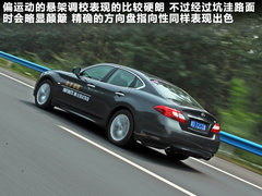 2011款 M25L 2.5L 自动 奢华版