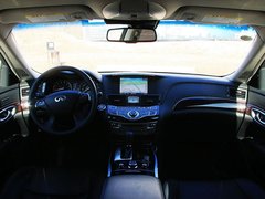 2011款 M37 3.7L 自动 