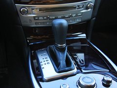2011款 M37 3.7L 自动 