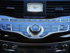 2011款 M37 3.7L 自动 