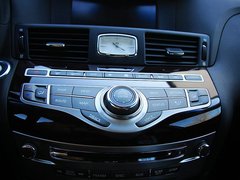 2011款 M37 3.7L 自动 