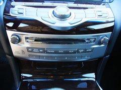 2011款 M37 3.7L 自动 