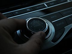 2011款 M37 3.7L 自动 