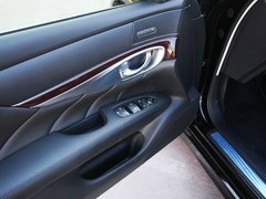 2011款 M37 3.7L 自动 