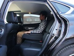2011款 M37 3.7L 自动 