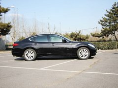 2011款 M37 3.7L 自动 