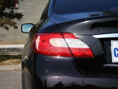 2011款 M37 3.7L 自动 