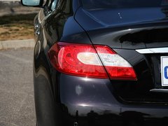 2011款 M37 3.7L 自动 