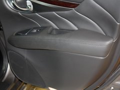 2011款 M37 3.7L 自动 