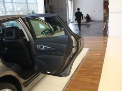 2011款 M37 3.7L 自动 