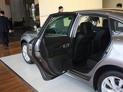 2011款 M37 3.7L 自动 
