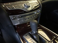 2011款 M37 3.7L 自动 