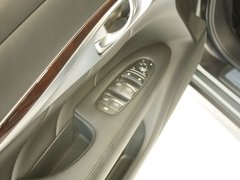 2011款 M37 3.7L 自动 