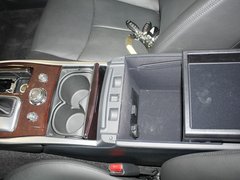 2011款 M37 3.7L 自动 