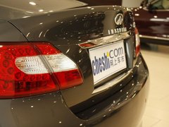 2011款 M37 3.7L 自动 