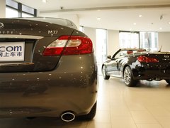 2011款 M37 3.7L 自动 