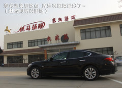 2011款 M37 3.7L 自动 
