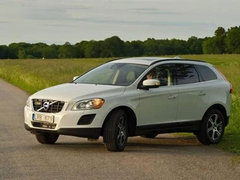 2011款 3.0T 自动 AWD R-Design 5座