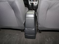 2011款 1.6L 自动 尊贵型