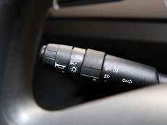 2011款 1.6L 自动 尊贵型