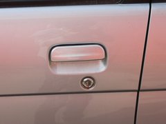 2010款 1.3L 手动 标准型 5座