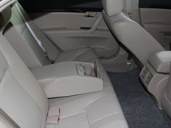 2011款 2.0L 自动 行政版