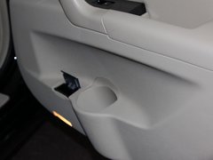 2011款 2.0L 自动 行政版