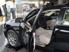 2011款 2.0L 自动 行政版