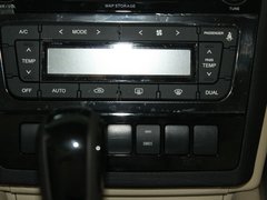 2011款 2.0L 自动 行政版