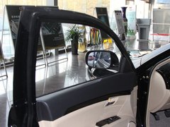 2011款 2.0L 自动 行政版