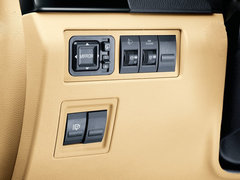 2011款 2.4L 自动 行政版