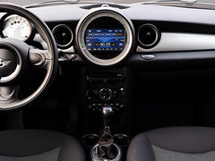 2011款 1.6L AT ONE版