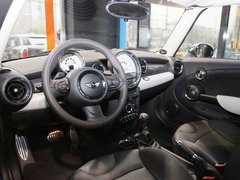 MINI  COOPER S CLUBMAN 中控台左侧