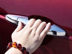 2011款 3.5L 自动 旗舰版 5座