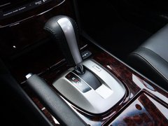 2011款 3.5L 自动 旗舰版 5座