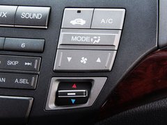 2011款 3.5L 自动 旗舰版 5座