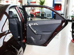 2011款 1.6L 自动 Premium