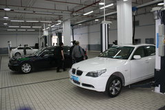 2011款 318i 2.0L 自动领先型