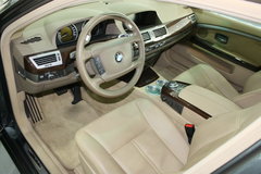 2011款 318i 2.0L 自动领先型