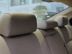 2011款 318i 2.0L 自动领先型