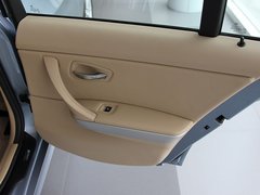 2011款 318i 2.0L 自动领先型