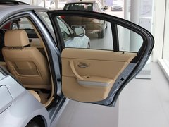 2011款 318i 2.0L 自动领先型