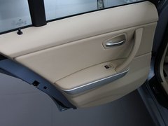 2011款 318i 2.0L 自动领先型